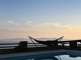 Tinos Sky View Villa，位于Arnados的酒店