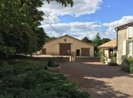 Chambres d'hôtes du puy d'anché，位于Sauzé-Vaussais的酒店