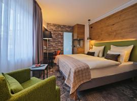 伯格-克劳斯餐厅酒店，位于伯格奥夫费马恩的带停车场的酒店