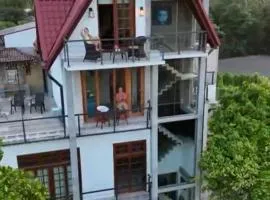 Edgefield Residence & Escapes