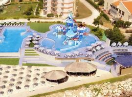 Royal Bay Resort & Aqua Park - All Inclusive and Free beach accsess，位于巴尔奇克的酒店