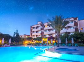 ANADOL Hotel & Pool Central Kyrenia，位于Temblos的酒店