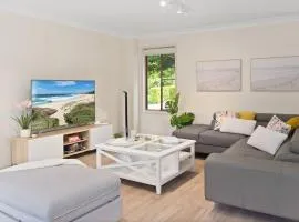 Tranquil 3BR THome w Spa bath, BBQ & EV Parking