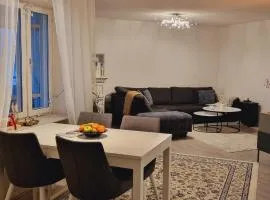 Comfort Living Close to Train & Airport