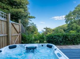 Torquay Beachside Hot Tub Stay，位于Stokeinteignhead的带热水浴缸的酒店
