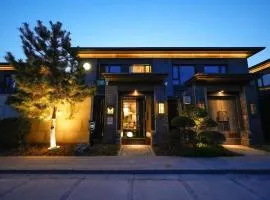 Lu Ming Bieyuan,Xi'an-Courtyard Stay by the Ancient City Wall with Garden Views and a Multifunctional Hall