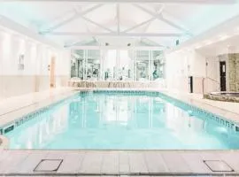 Exceptional 3 Bedroom River View Apartment - Pass the Keys