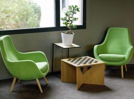 水星夏龙苏尔萨那酒店，位于索恩河畔沙隆的酒店