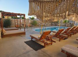 Koukounari Apartments，位于斯卡拉的带停车场的酒店