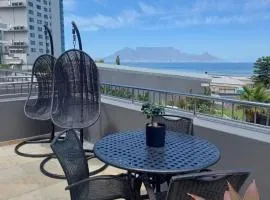 Infinity LG3 Seaview Beach Apartment