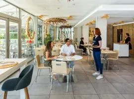 波城比利牛斯诺富特酒店