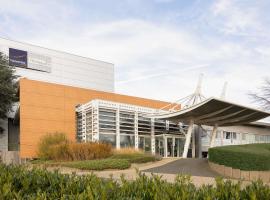 布鲁塞尔机场诺富特酒店，位于迭戈姆的带停车场的酒店