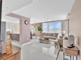 Waterfront Luxury Kosher Condo with Rooftop Pool, Bay Harbor Islands