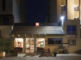 沙泰勒罗宜必思酒店