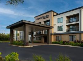 海湾畔工艺农场万怡酒店，位于格尔夫海岸的酒店