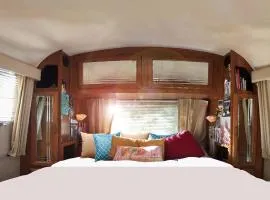 Retro Star-Wagon, Ocean Breez at Studios