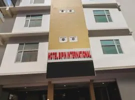 Super Capital O Seven Wonders Inn Near Sahara Ganj Mall