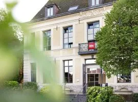 杜埃中心宜必思酒店