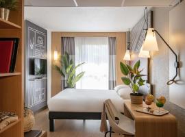 戛纳普拉基拉博卡宜必思酒店，位于戛纳的宜必思酒店