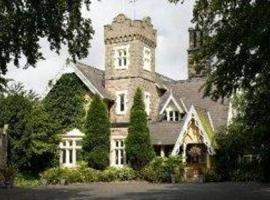 West Tower Country House Hotel & Restaurant，位于奥姆斯柯克的酒店
