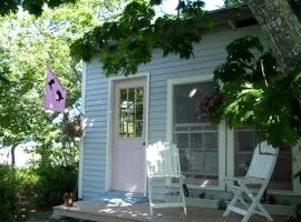 Off-The-Grid Cottage Rental with Beautiful Views on Crow Island, Maine