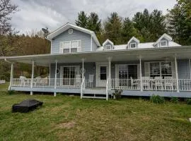 Secluded Lakefront Cabin with Private Dock on Lake Nantahala, Topton, North Carolina