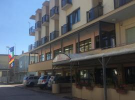 Hotel Diamante 5 minuti dalla fiera di rimini，位于里米尼托雷·佩德拉的酒店