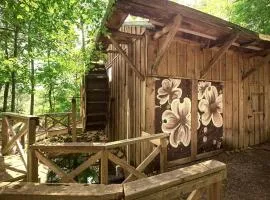 Luxury Cabin for Two with Beautiful River Views near Knoxville