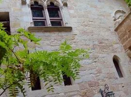 卡曼德里普利耶公寓