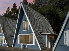 Wonderful A frame Nestled Amidst Trees in Otter Rock, Oregon，位于Otter Rock的木屋