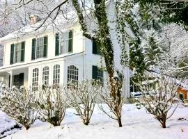 Idyllic Cottage Getaway on a Country Estate in Chester Springs, Pennsylvania