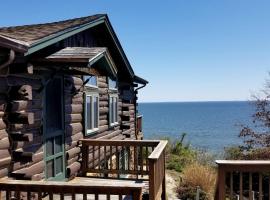 Cozy Cabin with Ocean Views near Chesapeake Beach, Maryland，位于Port Republic的酒店