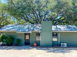 Cozy Cabin in Ingram, Texas for Romantic Weekends Away