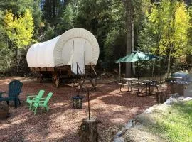 Well-Equipped Conestoga Wagon Rental for a Family Vacation in Alton, Utah