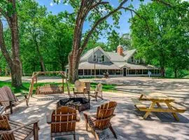 Escape to The Clubhouse, St. Croix Falls city, Wisconsin