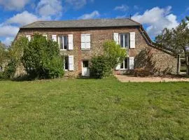 Maison en brique calme, nature, confort