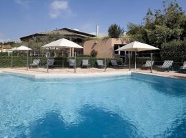 奥贝纳斯宜必思酒店，位于欧布纳的住宿