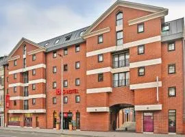 圣昆廷大教堂宜必思酒店