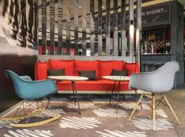 法莱斯诺曼底大学宜必思酒店