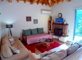 Anna's Village House in Tsintzina