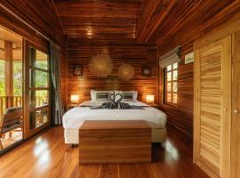 Samui Blue Bird，位于湄南海滩的高尔夫酒店