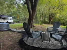 Luxury RV - Hot Tub - Fire Pit - Outdoor Serenity