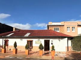 Hotel Villa Mercedes Colonial，位于索波的酒店