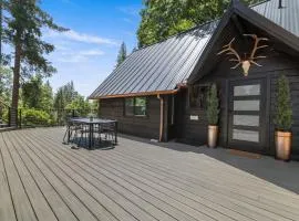Exquisite Custom Country Home on National Forest