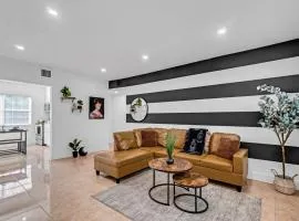 Miami Luxury Home Close to Beach & Aventura Mall