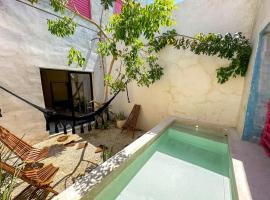 Habitacion con alberca privada，位于梅里达的酒店