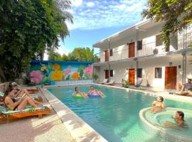 Casa Mexico Lindo - Boutique Hostel，位于巴卡拉尔的酒店