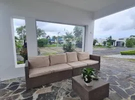 Ibiza beach Residences casa frente a piscina