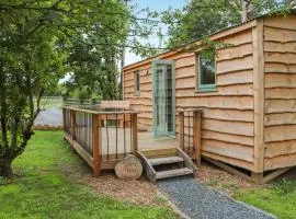 Shepherds Hut Two - Uk48783