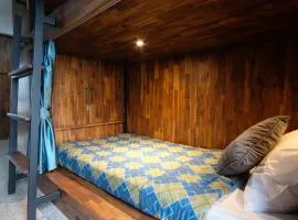 Cha Li's Family Hotel&Hostel